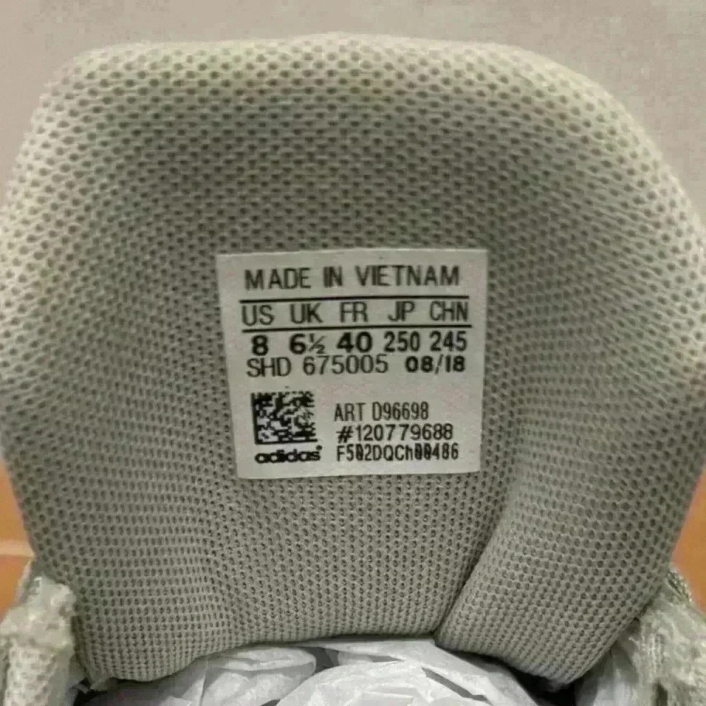 Adidas FALCON - Picture 4 of 9